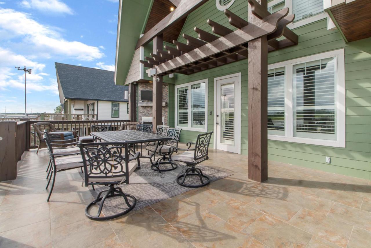Luxury Waterfront Home Family And Pet Friendly Near Surfside Beach 11 Mins Freeport Esterno foto