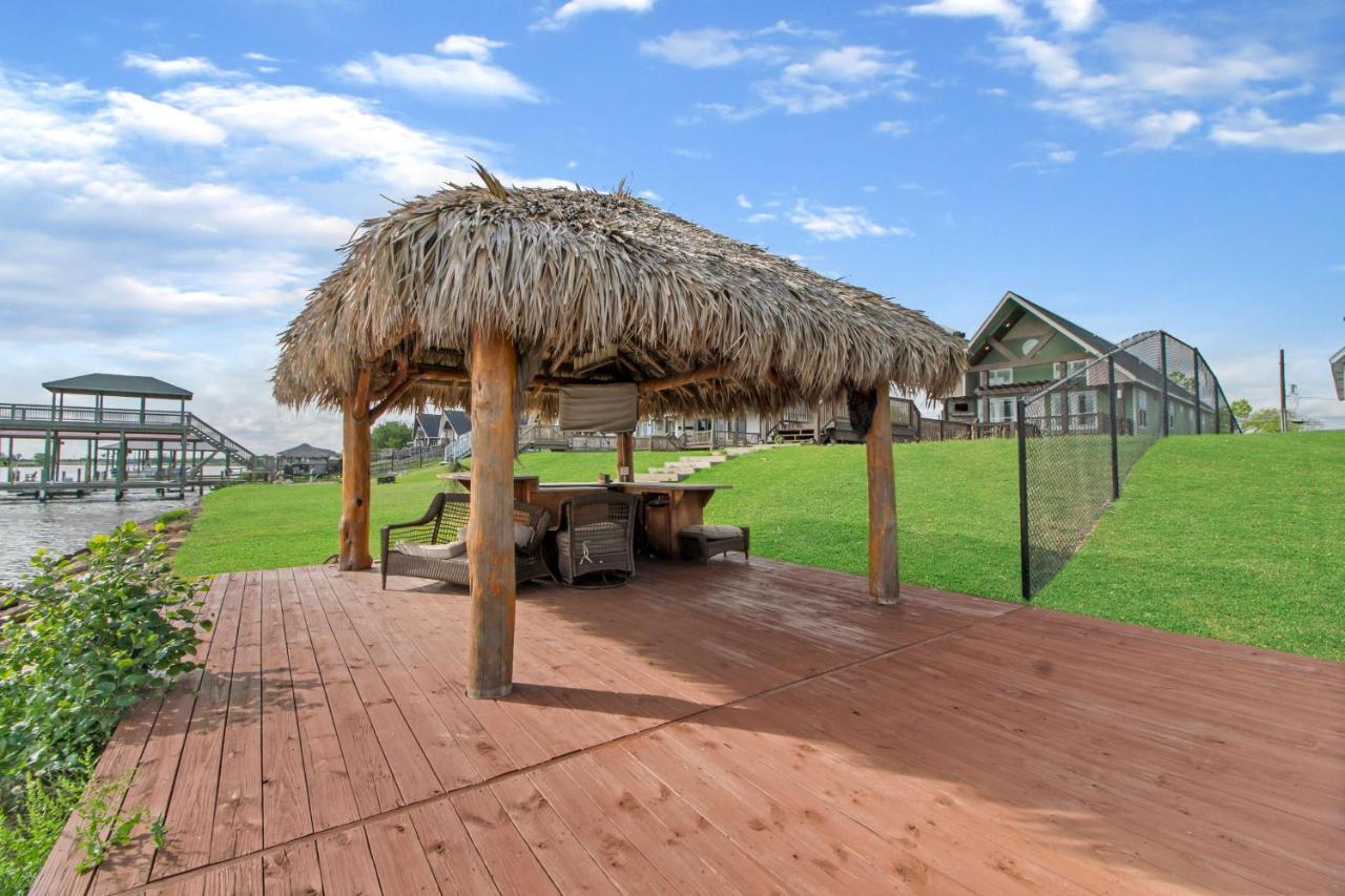 Luxury Waterfront Home Family And Pet Friendly Near Surfside Beach 11 Mins Freeport Esterno foto