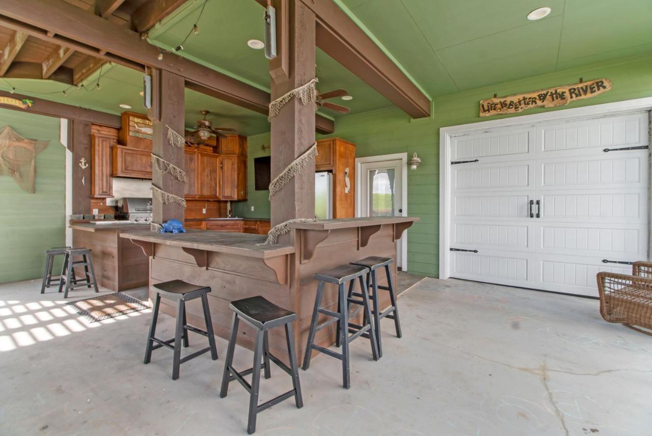 Luxury Waterfront Home Family And Pet Friendly Near Surfside Beach 11 Mins Freeport Esterno foto