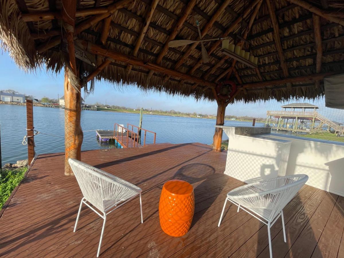 Luxury Waterfront Home Family And Pet Friendly Near Surfside Beach 11 Mins Freeport Esterno foto