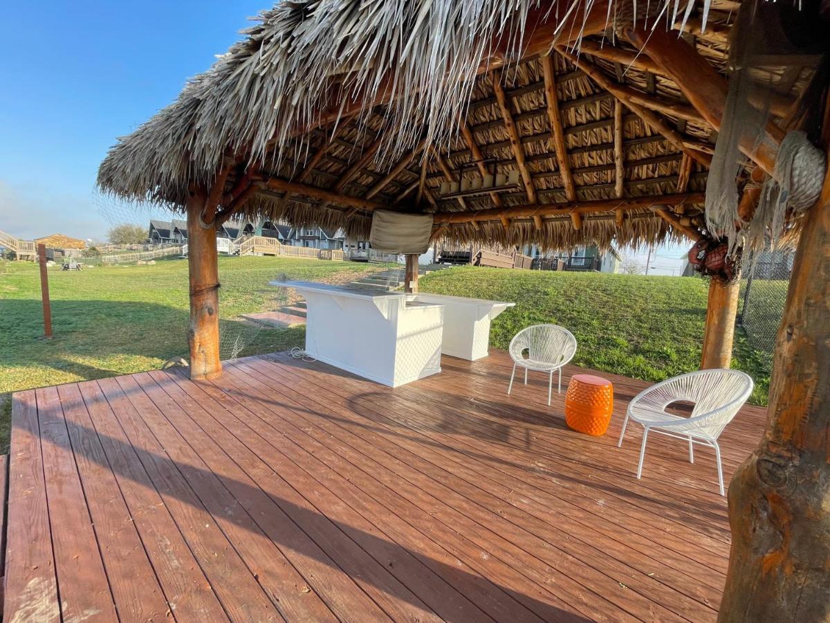 Luxury Waterfront Home Family And Pet Friendly Near Surfside Beach 11 Mins Freeport Esterno foto