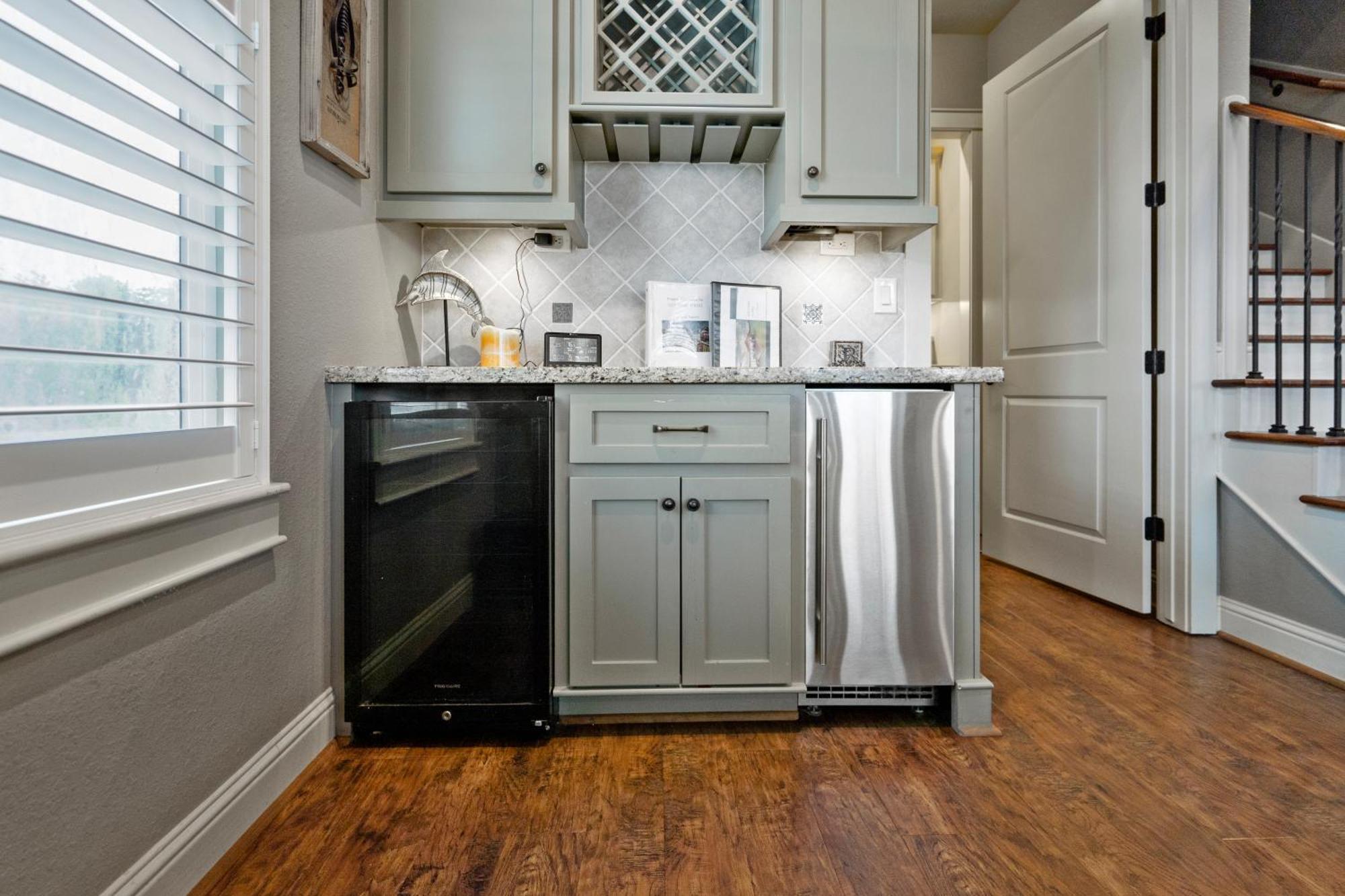 Luxury Waterfront Home Family And Pet Friendly Near Surfside Beach 11 Mins Freeport Esterno foto