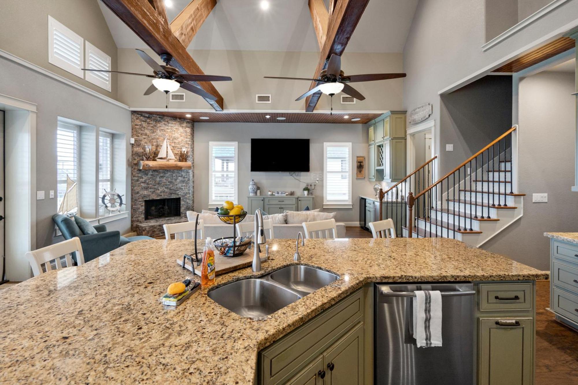 Luxury Waterfront Home Family And Pet Friendly Near Surfside Beach 11 Mins Freeport Esterno foto