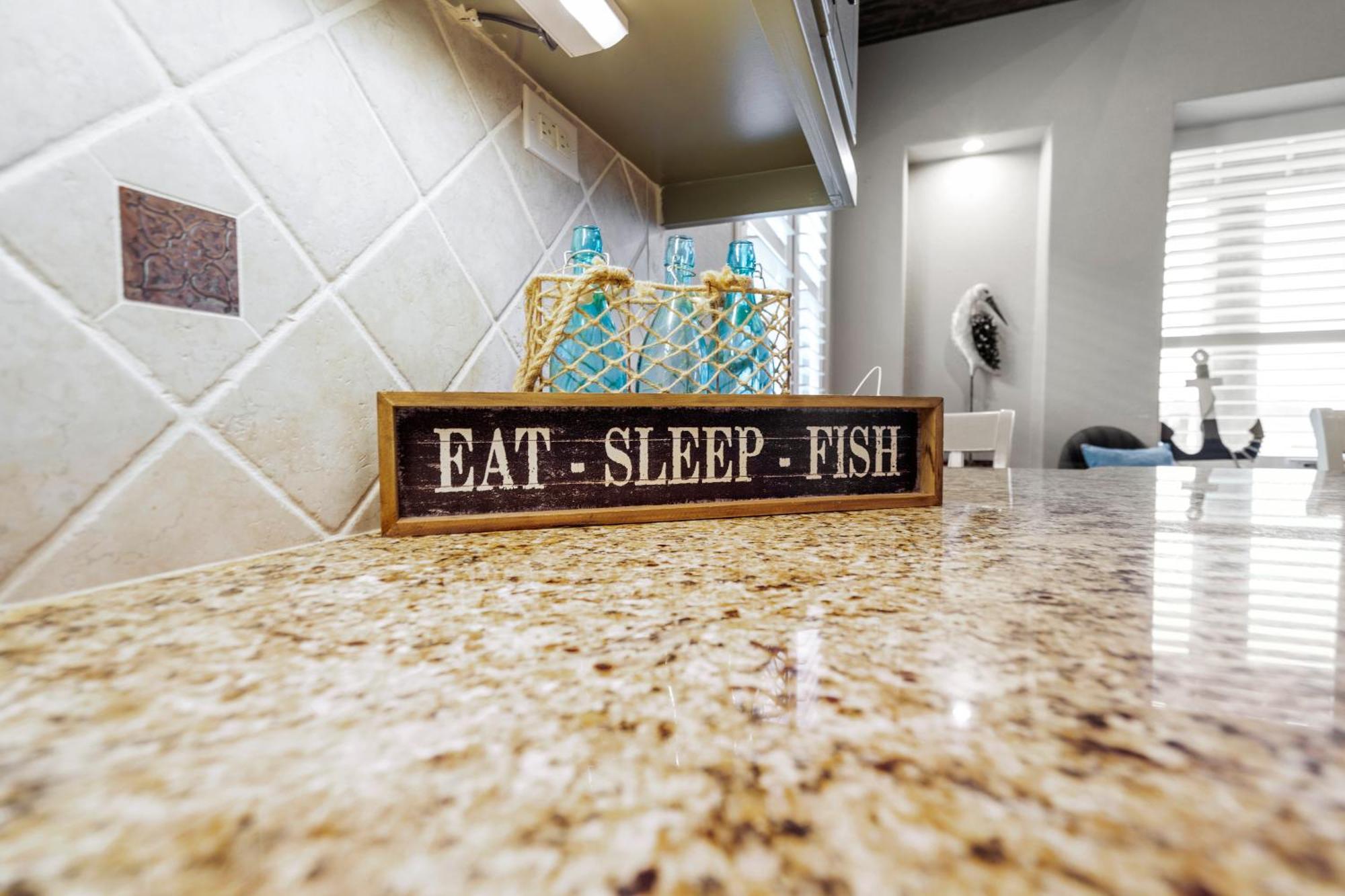 Luxury Waterfront Home Family And Pet Friendly Near Surfside Beach 11 Mins Freeport Esterno foto